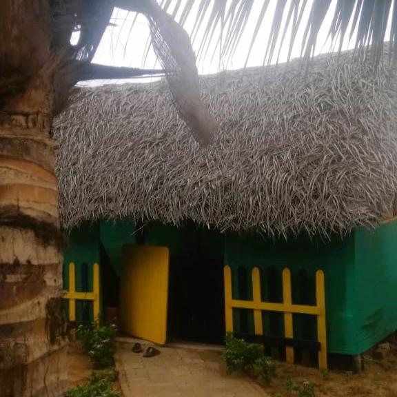 Chan Beach Resort Bahur Exterior photo